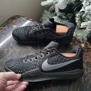 Nike Kobe Mamba Instinct Streetwear/Basketball Shoes Size 7.5 Men/9 Women